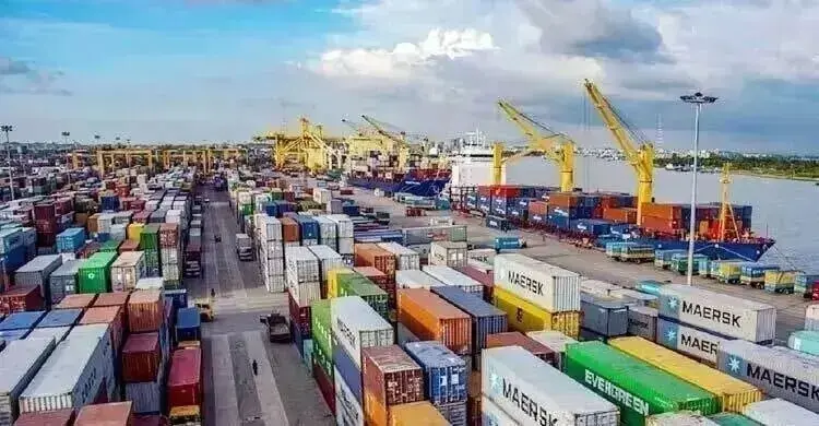চট্টগ্রাম বন্দরে ডিজেল পাচারে জড়িত ২ কর্মচারী বরখাস্ত