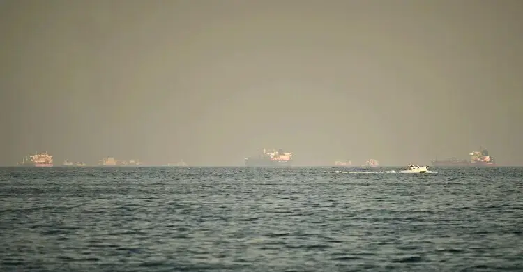 হরমুজ প্রণালিতে ইন্টারনেট ক্যাবল ধ্বংসের হুমকি ইরানের