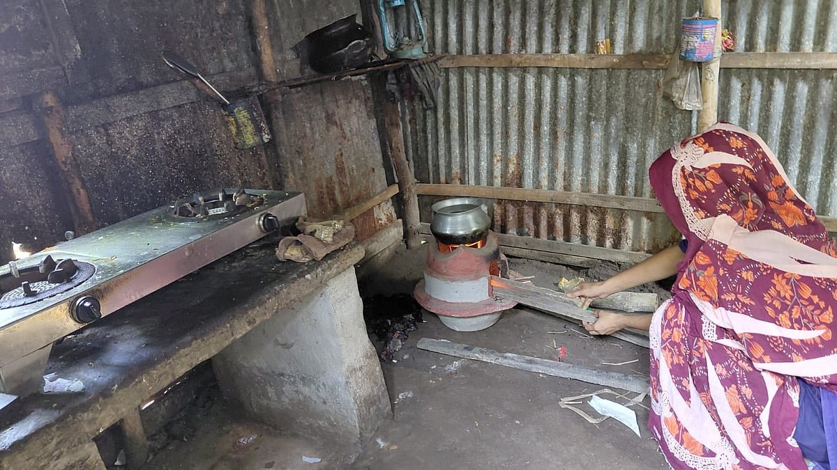 ১৪ ঘণ্টা বন্ধ রাখার ঘোষণা দিয়ে ২৬ ঘণ্টা পর এল গ্যাস, চরম ভোগান্তি