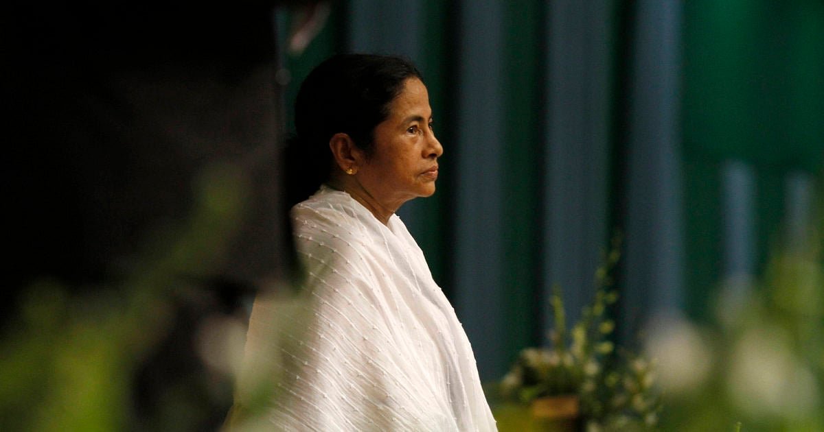 ২৮ বছর পর ‘জোড়া ফুল’ হারাল তৃণমূল, মমতার নতুন প্রতীক ‘ফুটবল খেলোয়াড়’
