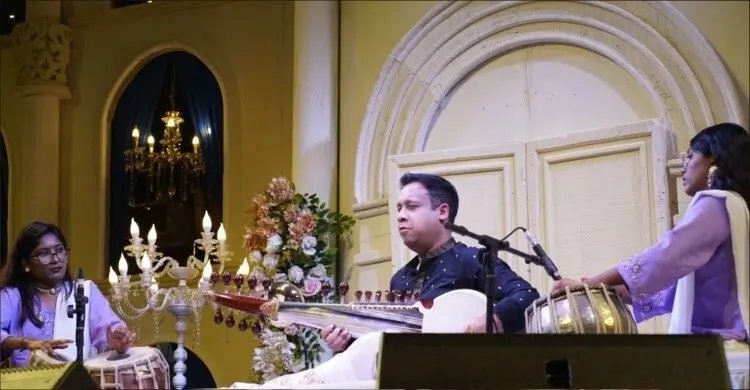 আলাউদ্দিন খাঁর প্রপৌত্রের সরোদে চট্টগ্রামে নেমেছিল মুগ্ধতার সন্ধ্যা