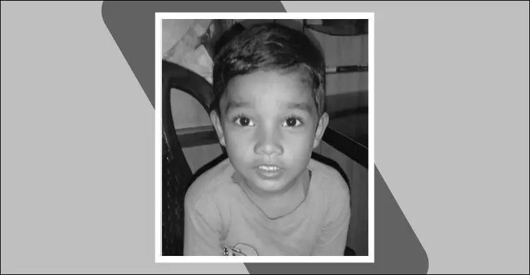 বাবার সামনেই ট্রাক্টরের চাকায় পিষ্ট ৮ বছরের শিশু