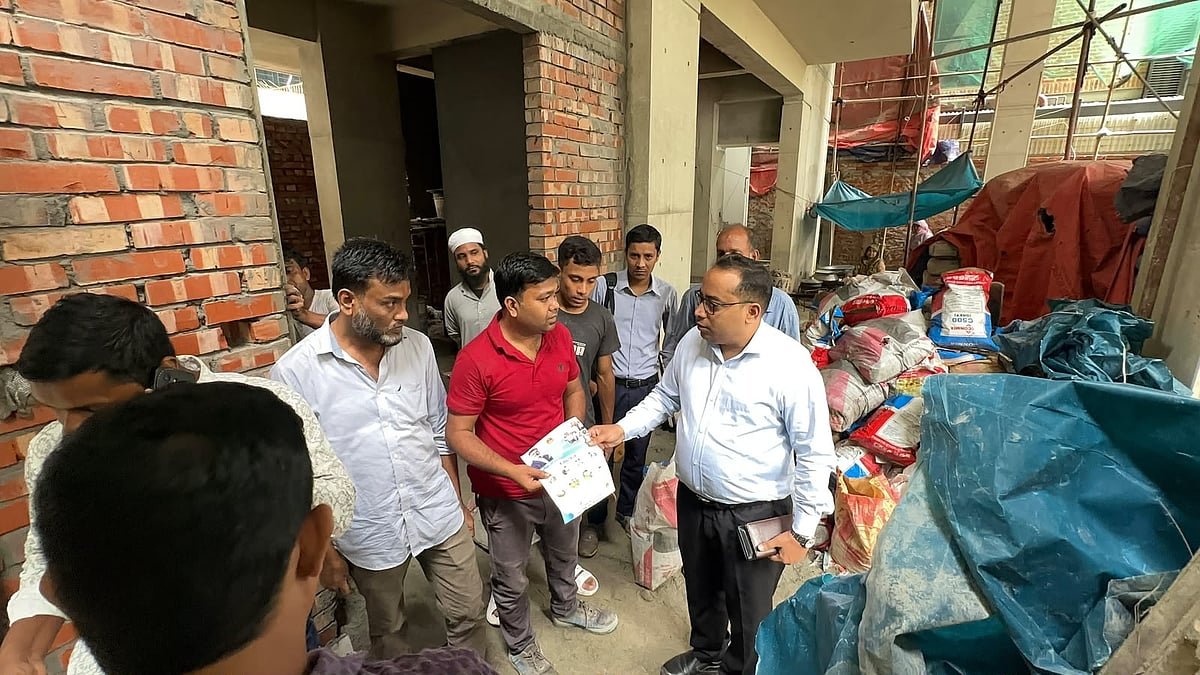 বাসাবাড়ি-দোকানে এডিসের লার্ভা, প্রায় ২ লাখ টাকা জরিমানা