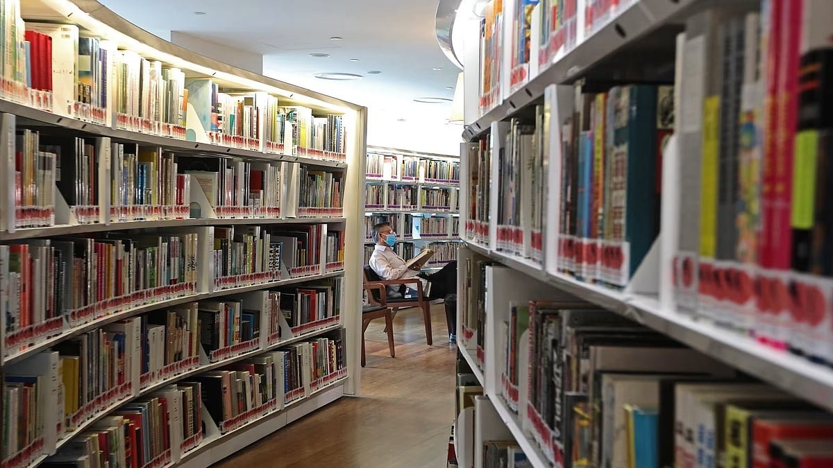 বই পড়ার জন্য জনগণকে টাকা দিচ্ছে সিঙ্গাপুর