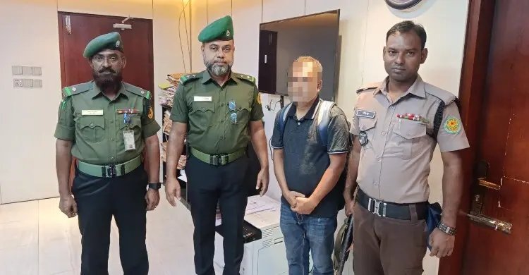 ডিজিএফআইয়ের পিএস পরিচয়ে স্বাস্থ্য অধিদপ্তরে প্রতারণার চেষ্টা, যুবক আটক