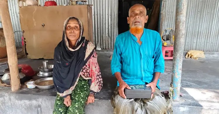 এক বছরে দুইবার ভ্যান চুরি, কীভাবে চলবে বৃদ্ধ আব্দুল্লাহর সংসার?