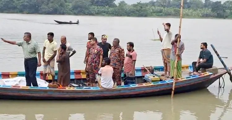 একজনকে বাঁচাতে নেমে নিখোঁজ চার, ৩ জনের মরদেহ উদ্ধার
