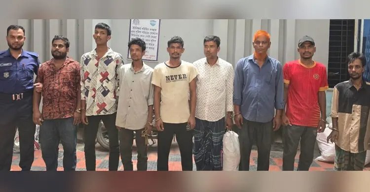 ফেনীতে মলম পার্টি-ডাকাত চক্রের ১৬ সদস্য গ্রেফতার