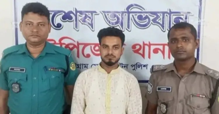 ইপিজেডে জুয়ার আসর চালানোর অভিযোগে যুবক গ্রেফতার