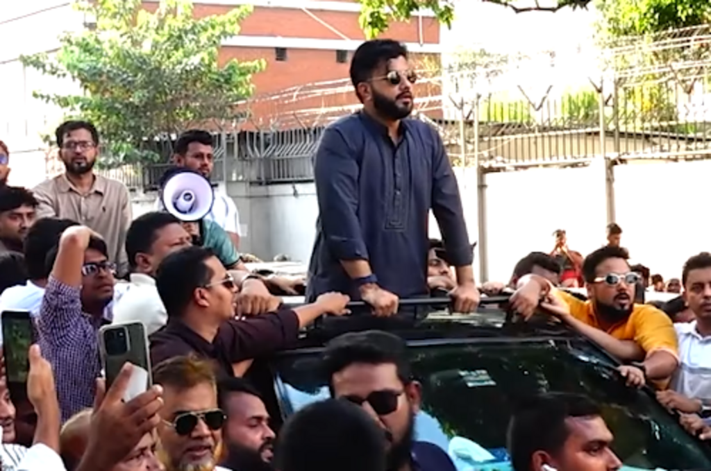 ইশরাক হোসেন স্বেচ্ছায় পদত্যাগ করেছেন নাকি প্রধানমন্ত্রীর নির্দেশে?