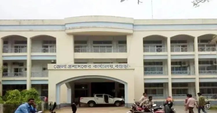জেলা প্রশাসকের কার্যালয়ে নিয়োগ, আবেদন ফি ৫৬ টাকা