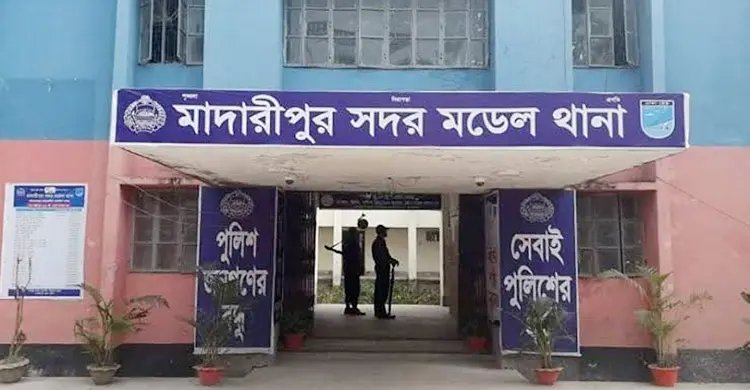 মাদারীপুরে গৃহবধূর মরদেহ উদ্ধার, শ্বশুরবাড়ির লোকজন পলাতক