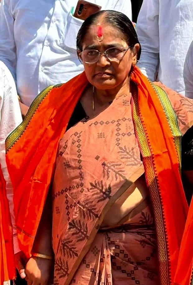 নন্দীগ্রামে বিজেপির প্রার্থী শুভেন্দুর নিহত ব্যক্তিগত সহকারীর মা