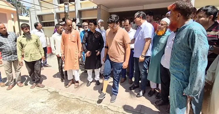 প্রধানমন্ত্রীর নির্দেশে কৃত্রিম পায়ে নতুন পথচলা মাহফুজের