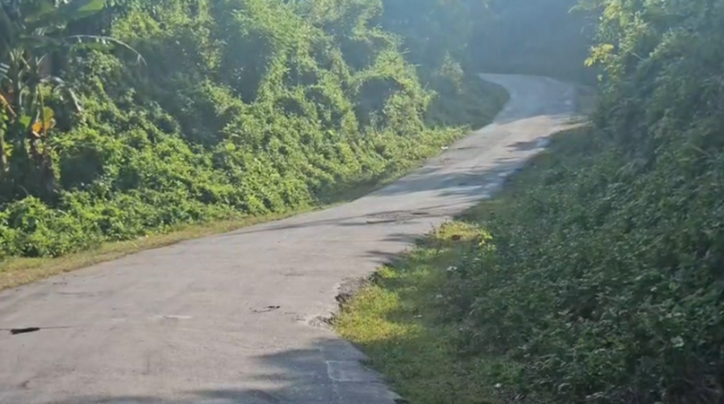 সাজেকে পঞ্চম দিনের মতো অবরোধ কর্মসূচি চলছে, হেডম্যানদের সাথে প্রশাসনের বৈঠক
