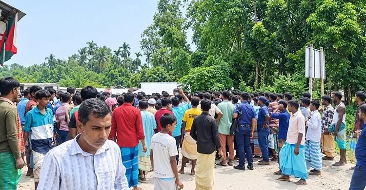 সার চাইতে গিয়ে হলেন আসামি, গ্রেফতার আতঙ্কে বাড়ি ছাড়া কৃষক