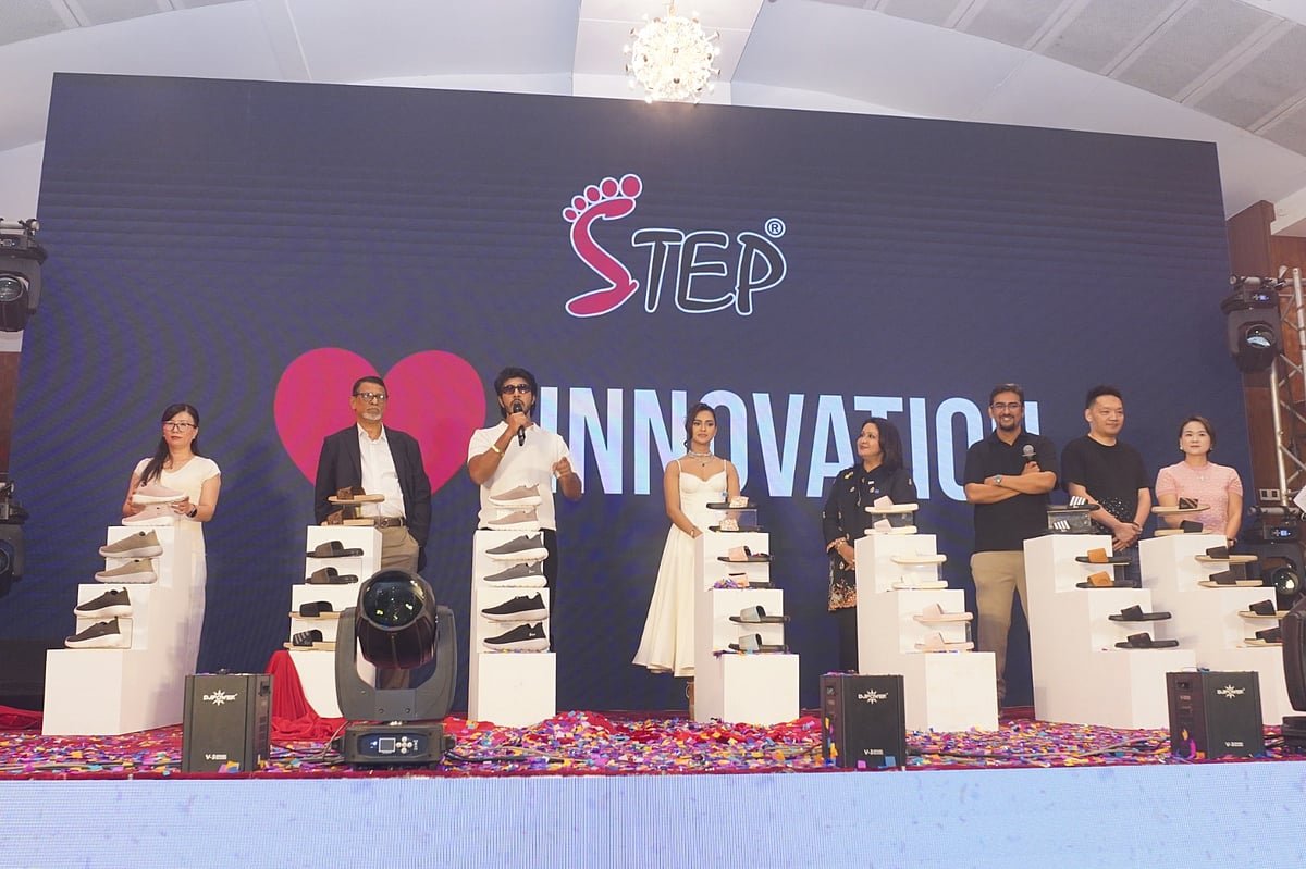 স্টেপ ফুটওয়্যার বাজারে আনল নতুন ৫৬টি পণ্য, মেয়েদের জন্য এসেছে স্লাইড জুতা