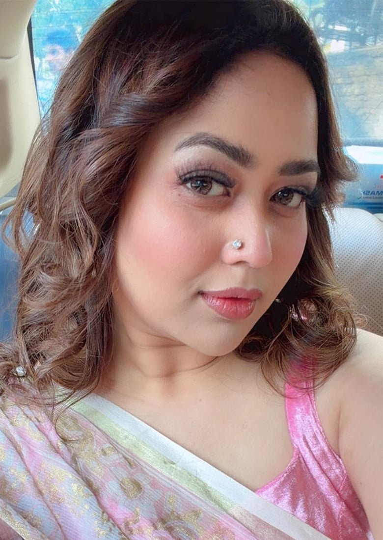 'আমি আর আমার শাড়ি, দুজনেই যেন মায়ায় পোড়া', ভাবনার শাড়ির লুক মানেই একরাশ আবেদন
