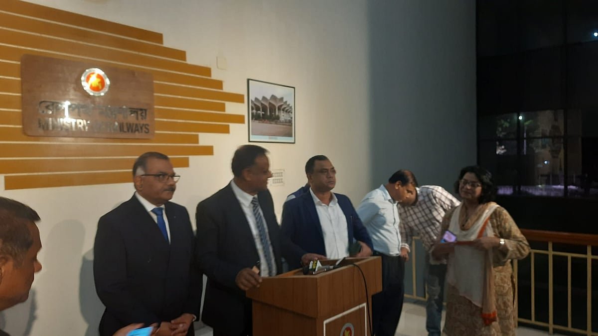 আন্তদেশীয় ট্রেন চালুর বিষয়ে সিদ্ধান্ত হয়নি, ভারতকে আনুষ্ঠানিক প্রস্তাব দিতে হবে