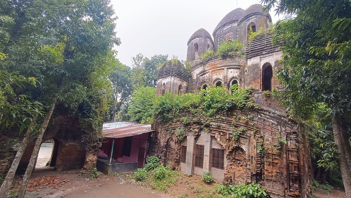 আড়াই শ বছরের পুরোনো শ্যামসুন্দর মন্দির, লোকমুখে প্রচার এক রাতেই নির্মাণ