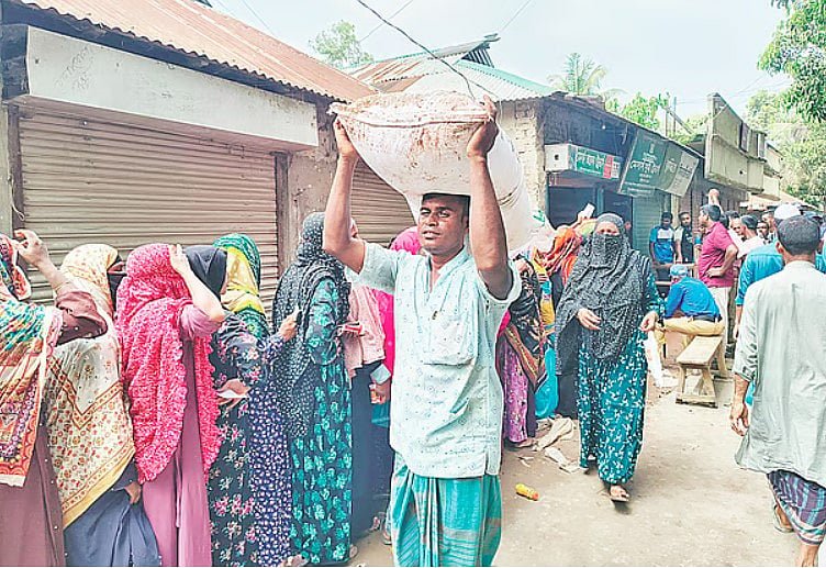 চীনে চড়ুই নিধন, গুদামে সার ও কৃষকের হাতে হাতকড়া