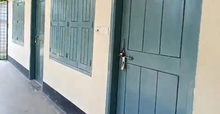 চেয়ারম্যান-সদস্য দ্বন্দ্বে ইউপি কার্যালয়ে তালা