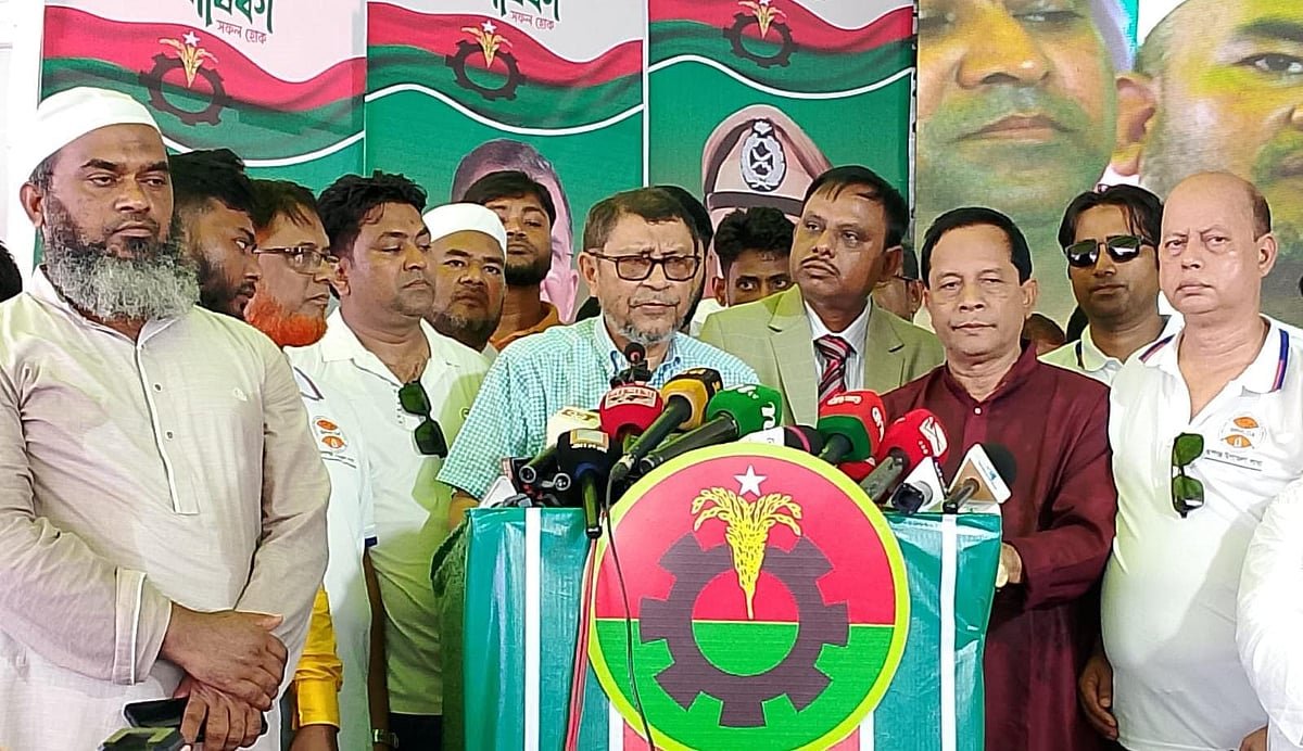 ডেঙ্গু মোকাবিলায় প্রয়োজনে ঐক্যবদ্ধভাবে যুদ্ধ ঘোষণা করতে হবে: স্বাস্থ্যমন্ত্রী