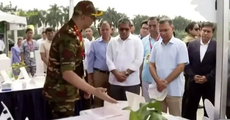ডেঙ্গু প্রতিরোধ দিবসে উত্তর সিটির স্টল পরিদর্শন প্রধানমন্ত্রীর