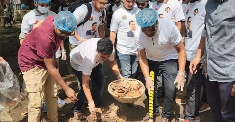 ডেঙ্গু প্রতিরোধে জবিতে ছাত্রদলের পরিচ্ছন্নতা অভিযান