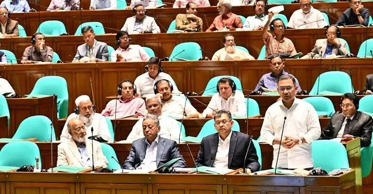 ঢাকা-চট্টগ্রাম রুটে চলবে ইলেকট্রিক ট্রেন, কমবে যাতায়াতের সময়