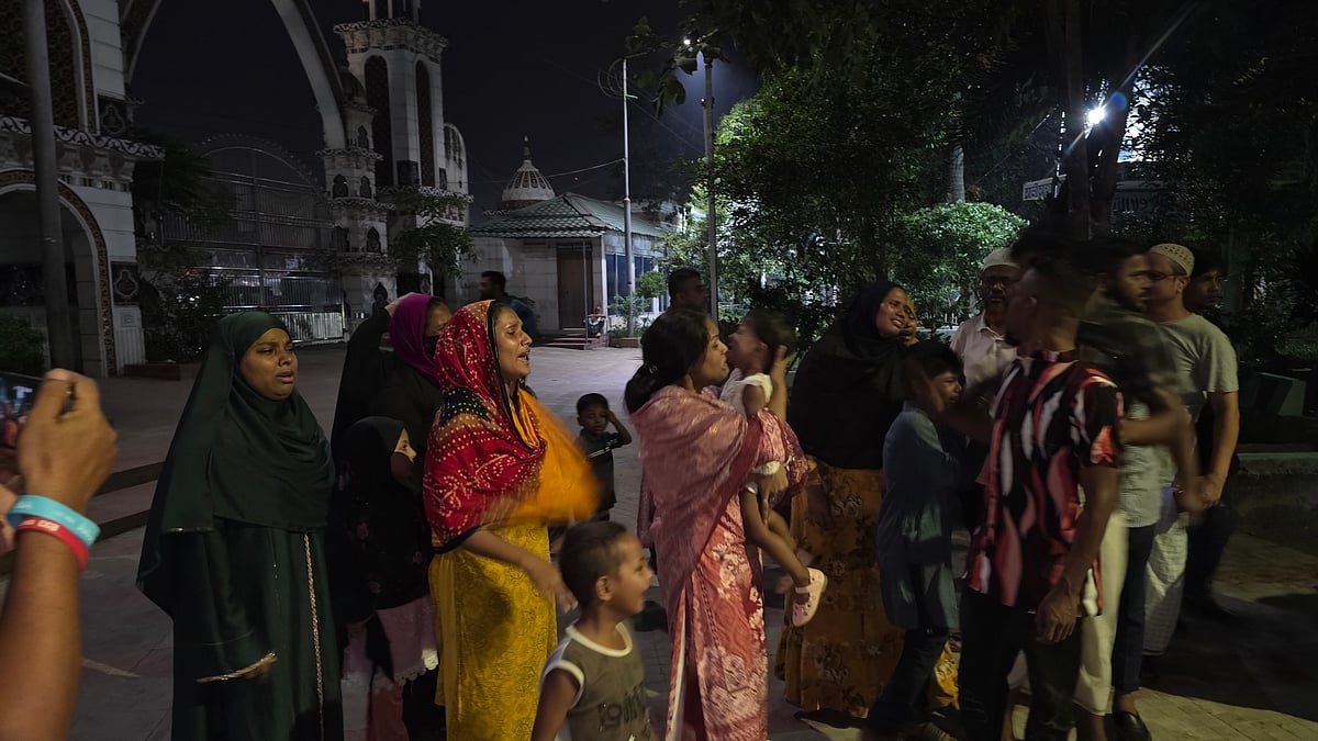 ধর্ম নিয়ে টানাটানির জেরে হিমঘরে লাশ, আট দিন পর আদালতের নির্দেশে দাফন