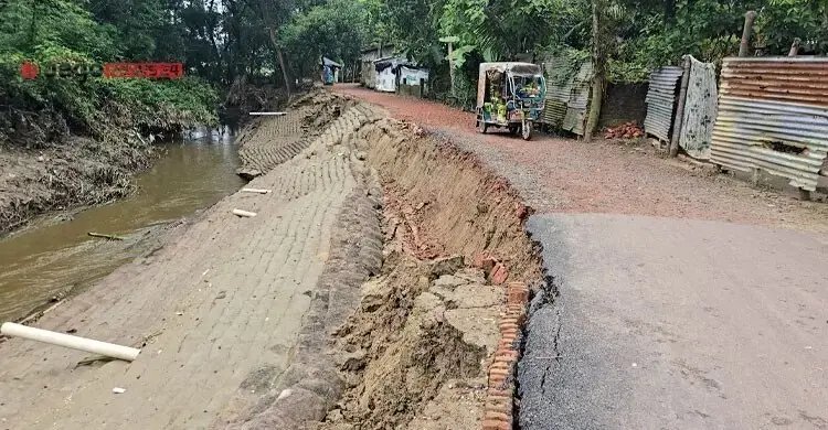দুই জেলায় ক্ষতিগ্রস্ত সড়ক-সেতু-কালভার্ট মেরামতে ১৪৩ কোটি টাকা অনুমোদন
