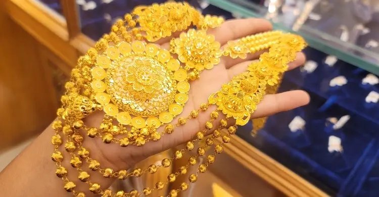 এক মাসের সর্বনিম্ন দামে সোনা, ভরি কত টাকা?