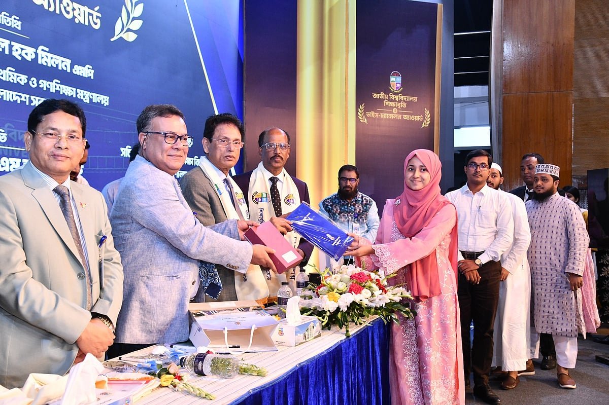 এসএসসির খাতা ঠিকমতো না দেখা পরীক্ষকদের জবাবদিহির আওতায় আনতে হবে: শিক্ষামন্ত্রী