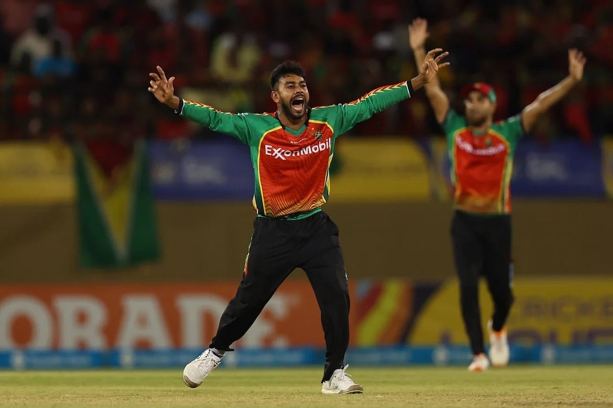 ফাইনালে উঠতে পারলেন না মিরাজ, বৃথা গেল হেটমায়ারের সেঞ্চুরি