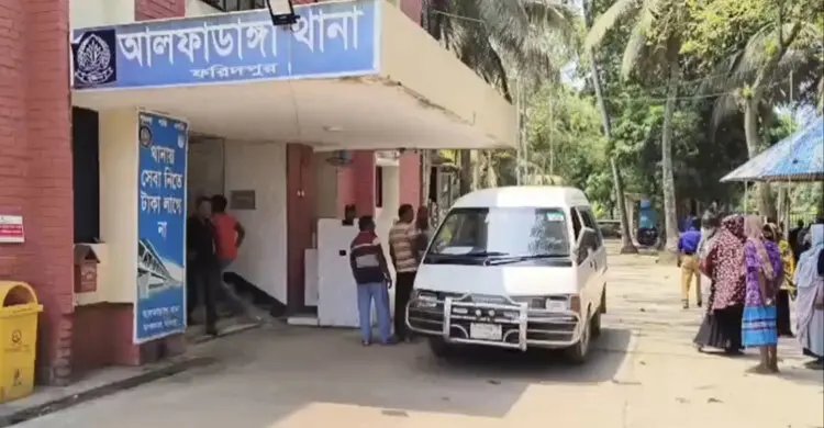 ফরিদপুরে চা দোকানিকে কুপিয়ে হত্যা
