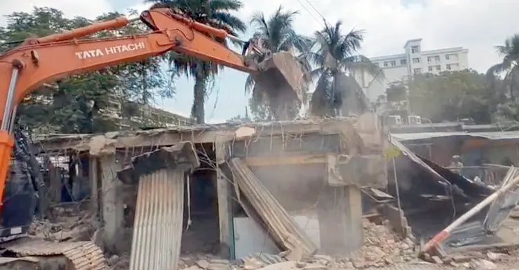 ফরিদপুরে সওজের জমি-মেডিকেল হাসপাতাল এলাকায় উচ্ছেদ অভিযান
