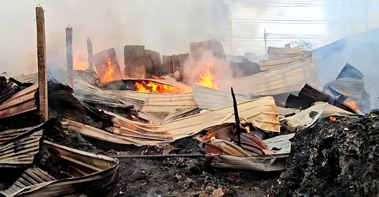 গাজীপুরে গভীর রাতে আগুনে পুড়ল মসজিদ