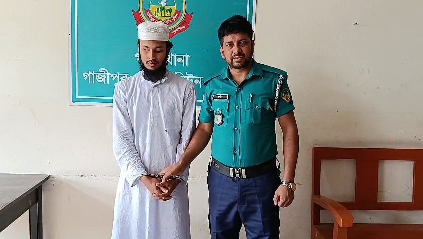 গাজীপুরে মাদ্রাসার দুই শিক্ষার্থীকে পিটিয়ে গরম খুন্তির ছ্যাঁকা, তিন শিক্ষক গ্রেপ্তার