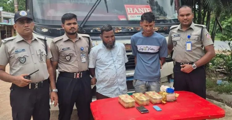 হানিফ পরিবহনের ঢাকাগামী বাসে ইয়াবার বিশাল চালান, চালক-হেলপার গ্রেফতার