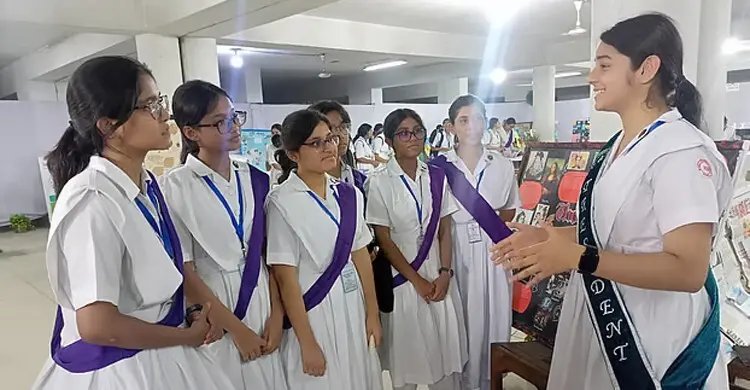 হলি ক্রস কলেজে ভর্তি পরীক্ষার চূড়ান্ত ফল প্রকাশ