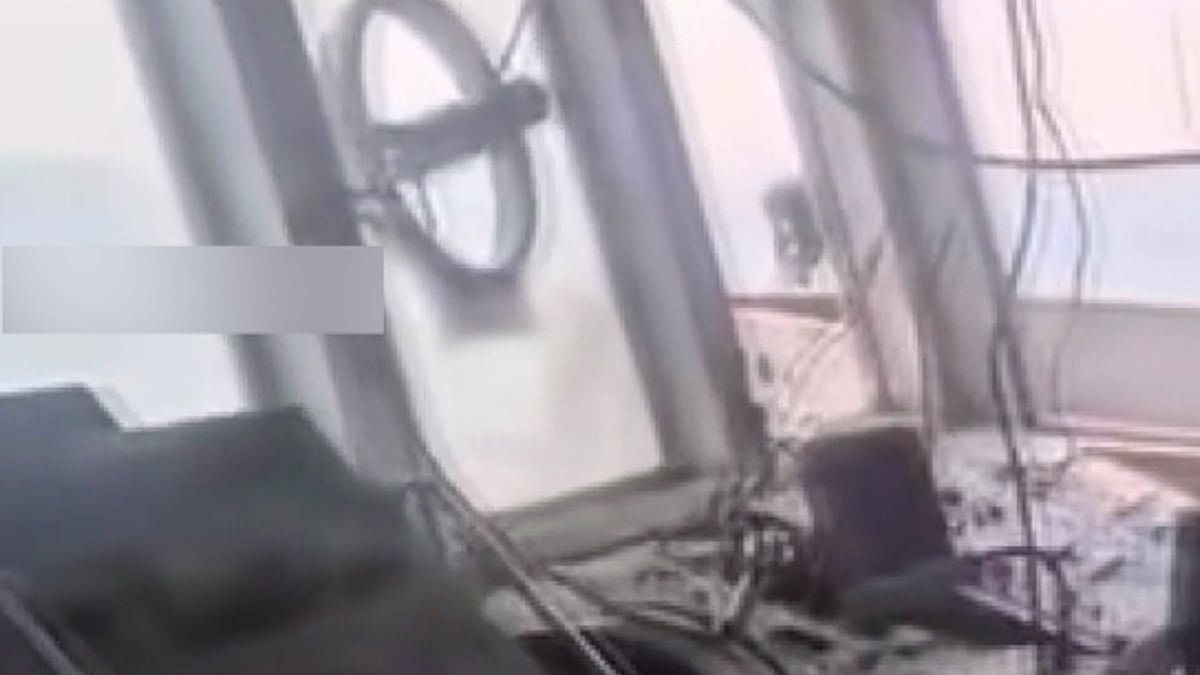 হরমুজে ইরানি জাহাজে হামলা, ভেতরের ভিডিও প্রকাশ