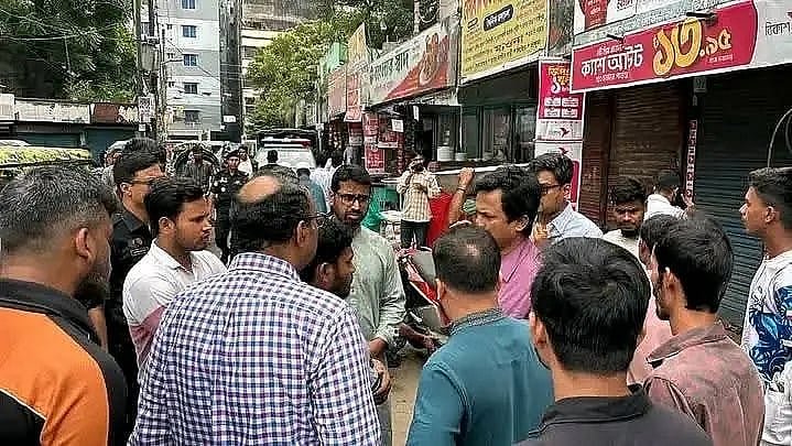 জবি ছাত্রী বর্ষা: জিনের নামে টাকা চুরি?
