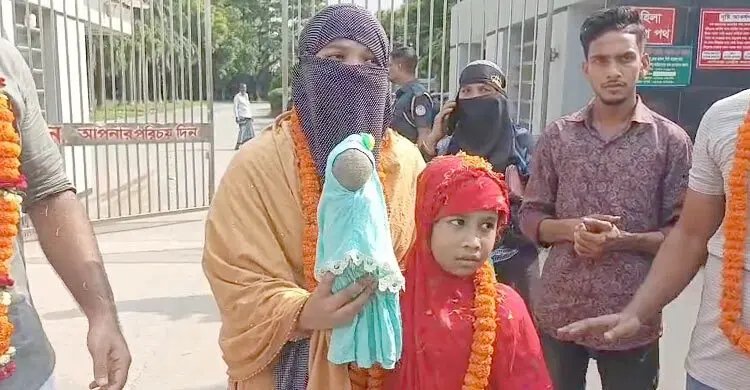 কারাগারেই জন্ম-বেড়ে ওঠা, ৭ বছর পর মুক্ত বাতাসে শিশু মোবাশ্বেরা
