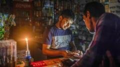 কারখানায় সরবরাহ বেড়েছে, বাসাবাড়িতে গ্যাস বিদ্যুৎ সংকট কাটবে কবে?