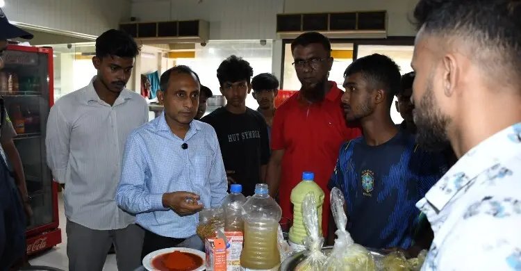 খাবারে তেলাপোকা ও ক্ষতিকর রং, চট্টগ্রামে ৩ রেস্তোরাঁকে জরিমানা