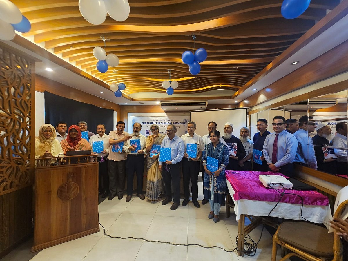ক্লিনিক্যাল মেডিসিনে ‘ফান্ডাস’ পরীক্ষার গুরুত্ব নিয়ে 
অধ্যাপক কাজী তারিকুলের বই প্রকাশ