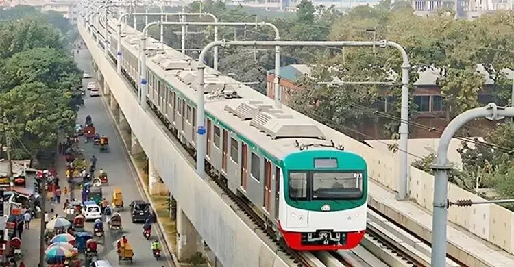 মেট্রোরেলের তারে কাপড়, ৪০ মিনিট মতিঝিল-উত্তরা রুটে যাত্রী পরিবহন বন্ধ