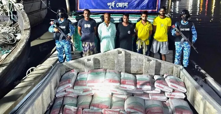 মিয়ানমারে পাচারের সময় ৭৫০ বস্তা সিমেন্ট জব্দ, আটক ৫