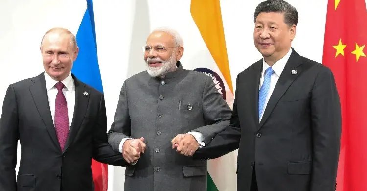 মোদী কি ট্রাম্পকে সরিয়ে শি জিনপিং-পুতিনের হাত ধরেছেন?
